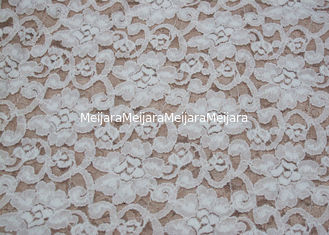 China Mode gebürstete weiße Spitze-Gewebe-Blumen-Form, Stretchable 135cm Breite CY-LQ0042 fournisseur