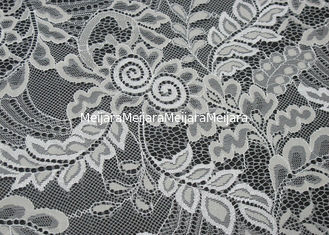 China Elegantes populäres Nylonspitze-Gewebe-weißes Blumen für Hochzeits-Kleid fournisseur