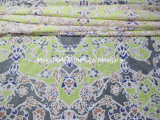 China Einzigartige Blumen-Polyester-Spitzengardine-Gewebe-Baumwolle mit dem umweltfreundlichen Färben fournisseur