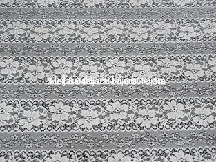 China Empfindliches Blumen-Streifenbildungs-Abstand-Ausdehnungs-Spitze-Gewebe mit Nylonspandex-Material für Kleid SYD-0173 fournisseur