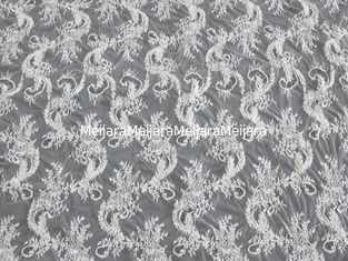 China Eleganter Kord stickte dickflüssige Chantilly-Spitze/Spitze-Gewebe fournisseur