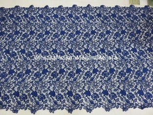 China Königsblau schnürt gestickte Spitze-Gewebe-Blumenhandarbeit für Frauen-Kleid fournisseur