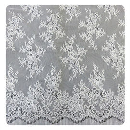 100% Nylon-Elfenbein ausgebogtes umrandetes Chantilly-Spitze-Hochzeits-Blumenkleid besonders angefertigt fournisseur