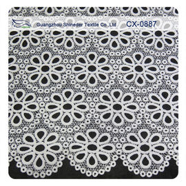 Weiß gesticktes Spitze-Gewebe, Polyester wiederholte Blumenknospen-Seidengewebe-Kleid fournisseur