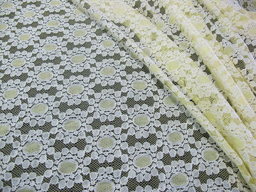 Weiche gelbe Baumwollnylonspitze-Gewebe-Punkt-Blumen gestrickt für Spitze-Kleid CY-DK0034 fournisseur
