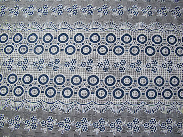 Baumwolle farbige Punkt-Polyester-Spitze-Gewebe Burnout-Blumen-Spitze für Mädchenkleid und Röcke (CY-DK0022) fournisseur