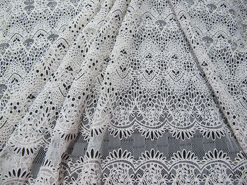 Schwarzes einzigartiges Baumwoll-Polyester-Spitze-Gewebe gestrickt mit Burnout-Blumen-Spitze für Damen-Kleid (CY-DK0020) fournisseur