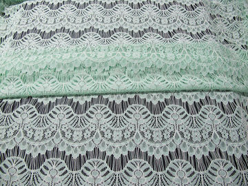 Nettes ausgebogtes Zutatenbaumwollnylonspitze-Gewebe-Rayon für Hochzeits-Kleid SYD-0011 fournisseur