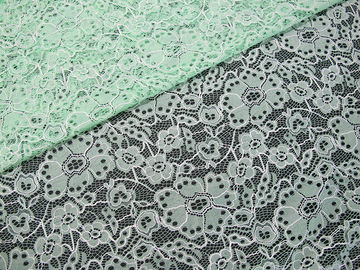 Kundenspezifisches dauerhaftes Baumwollnylon gesticktes Spitze-Gewebe-Grün-Blumen-Muster fournisseur