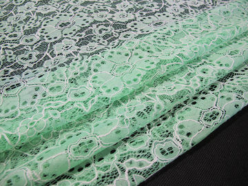 Kundenspezifisches dauerhaftes Baumwollnylon gesticktes Spitze-Gewebe-Grün-Blumen-Muster fournisseur