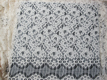 Wimper schnürte Spitze-Gewebe-weißes Blumen-/Nylonrayon-schweres Spitze-Material fournisseur