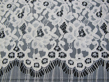 Wimper schnürte Spitze-Gewebe-weißes Blumen-/Nylonrayon-schweres Spitze-Material fournisseur