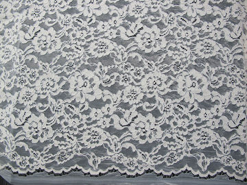 Weiße geschnürte Spitze-Gewebe gestrickte Baumwollnylonrayon-Brautspitze für Kleidung fournisseur
