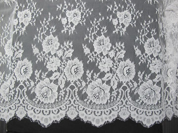 Quadratische Nylonwimper-Spitze-Ordnung/Kleidervorzügliche Spitze für Dekoration 150cm x 150cm fournisseur