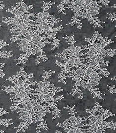 150cm Breiten-Nylonspitze-Gewebe-weiße Blumen-Entwurf für Kleid fournisseur