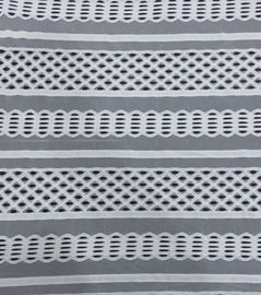 Bahngleise zeichnet Nettobaumwollnylonspitze-Gewebe für Kleid- oder Sommer-Kleider fournisseur