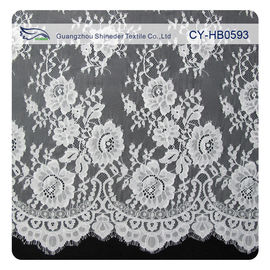 Nylonspitze-Gewebe Chantily für Brautkleider, ausgebogtes Blumenspitze-Gewebe fournisseur