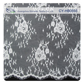 Nylonspitze-Gewebe Chantily für Brautkleider, ausgebogtes Blumenspitze-Gewebe fournisseur