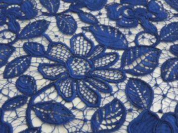 Königsblau schnürt gestickte Spitze-Gewebe-Blumenhandarbeit für Frauen-Kleid fournisseur